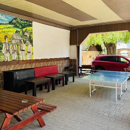 Hostel „La Galan” Rădăuţi Esterno foto