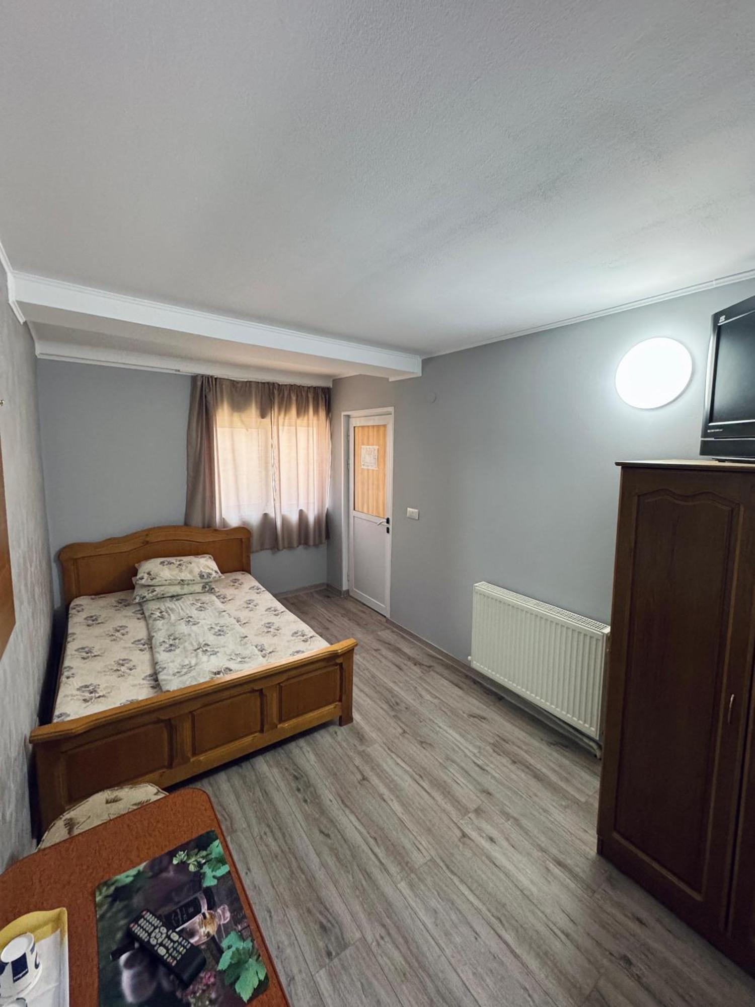 Hostel „La Galan” Rădăuţi Esterno foto