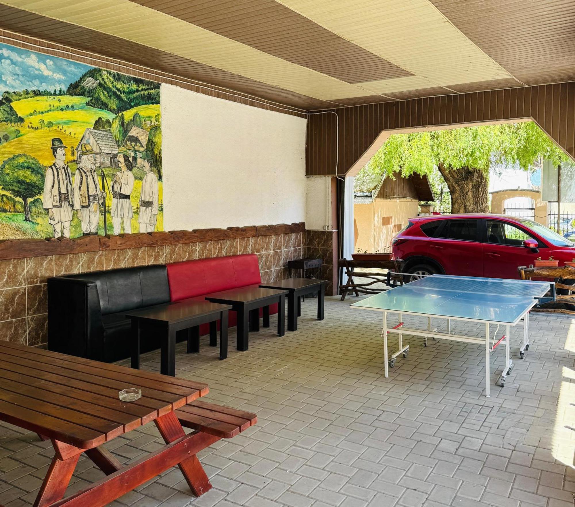 Hostel „La Galan” Rădăuţi Esterno foto